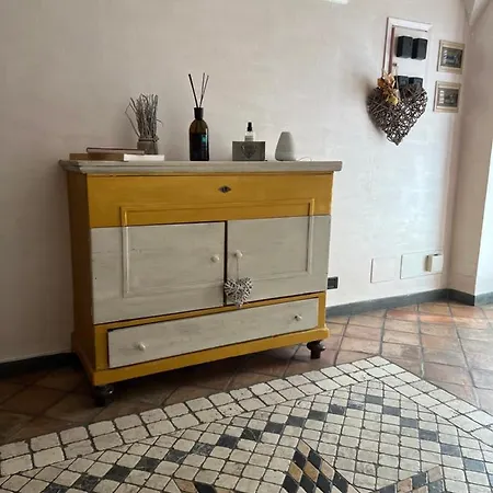Marieta Rooms Sarzana