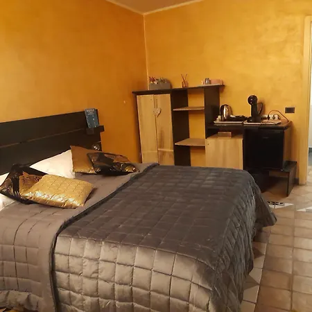 招待所 Marieta 萨尔扎纳