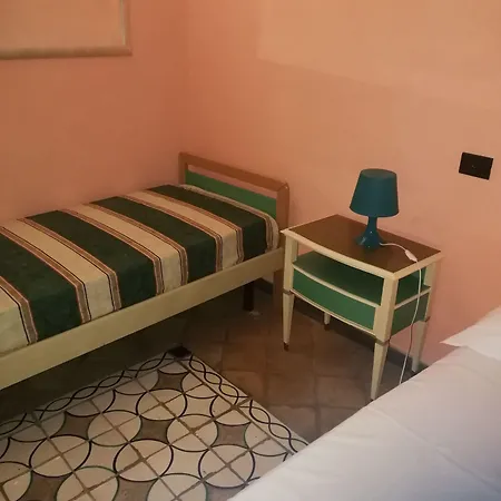 Marieta 萨尔扎纳