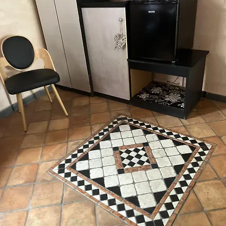 Marieta 招待所 3*