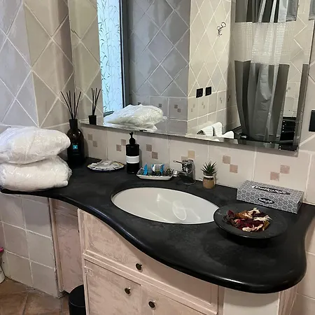 招待所 Marieta 萨尔扎纳