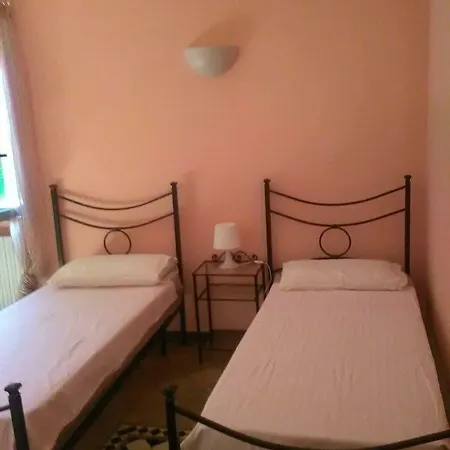 Marieta 萨尔扎纳